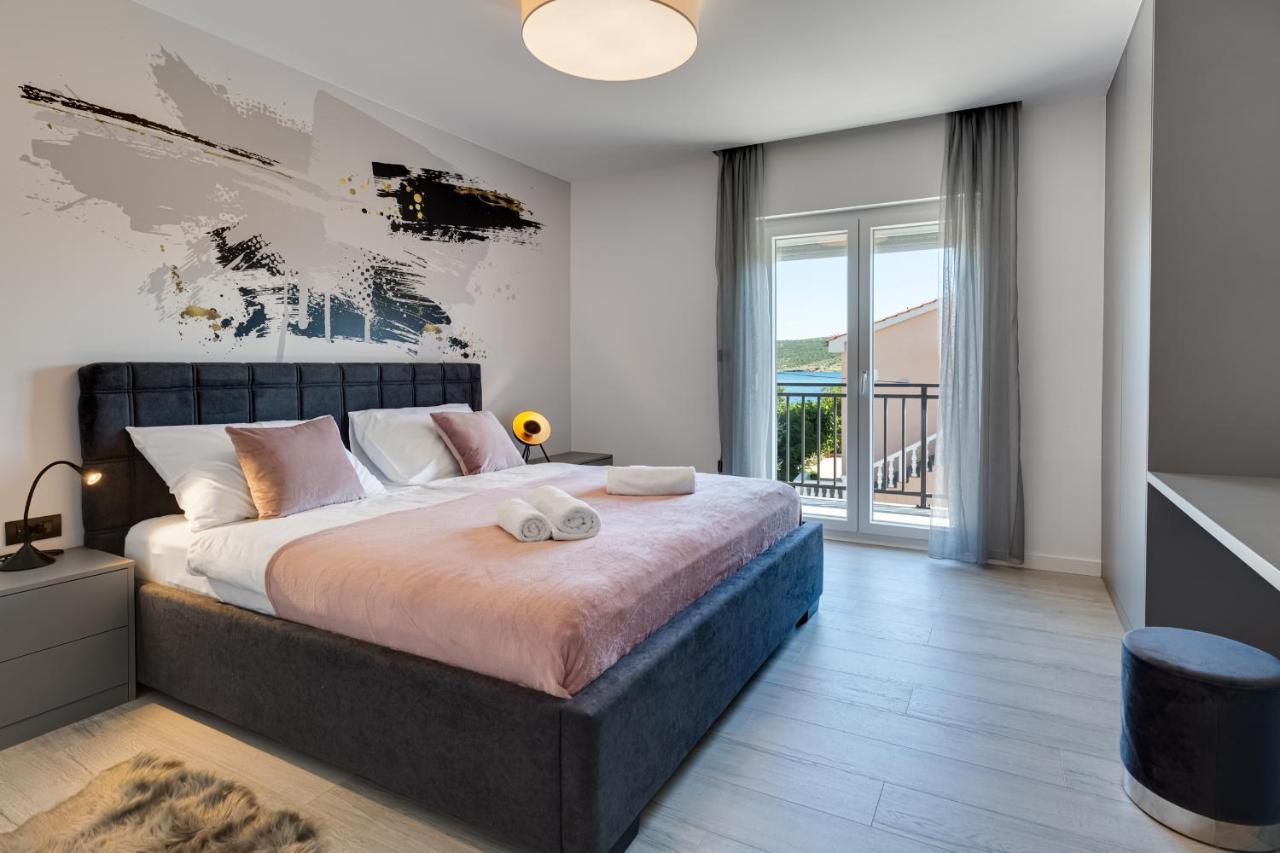Apartment By The Sea Posedarje Exterior foto