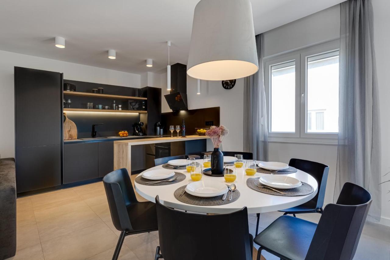 Apartment By The Sea Posedarje Exterior foto